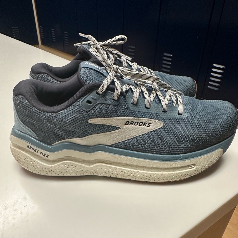 Brooks Ghost Max Running Shoes - Blue and White